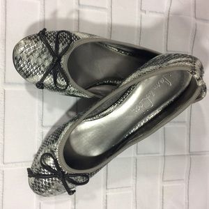 Sam & Libby Silver Gray Snakeskin Ballet Flts 8M